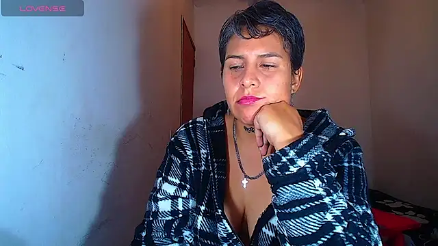Yessi_rousse Chat XXX in diretta