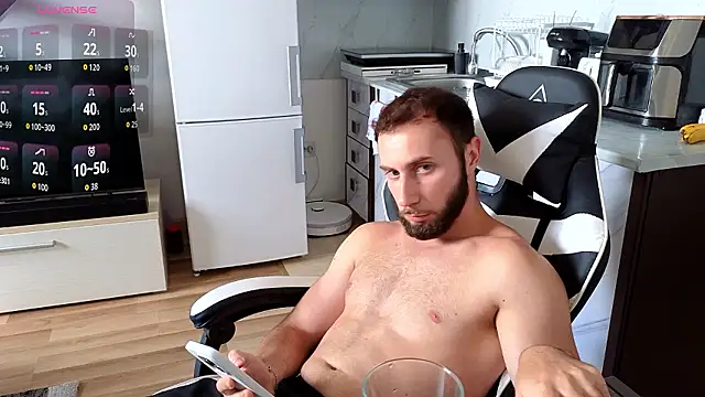 Chatroom XXX en direct de RyanStorm_