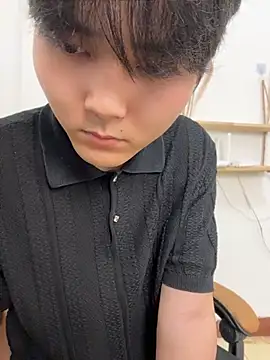 Zeya123 即時 XXX 聊天