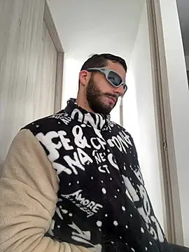 thomas_gun's Live XXX Chat