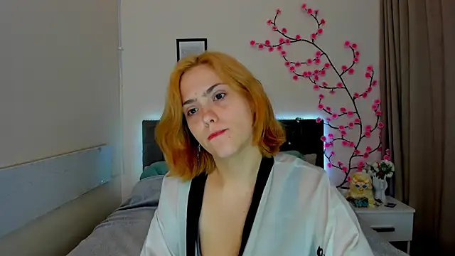 Chatroom XXX en direct de DellaRows