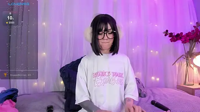 צ'אט XXX בשידור חי של babedooll