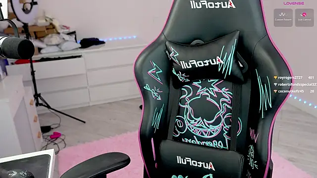 QueenAliceX Adlı Modelin Canlı XXX Sohbeti