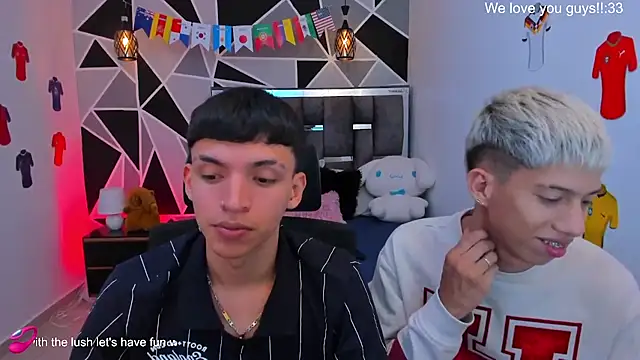 Juan_Nd_Steven Live XXX-Chat