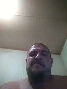 david799179 Show in webcam
