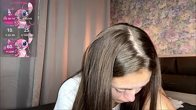 Chatroom XXX en direct de LoraDavi