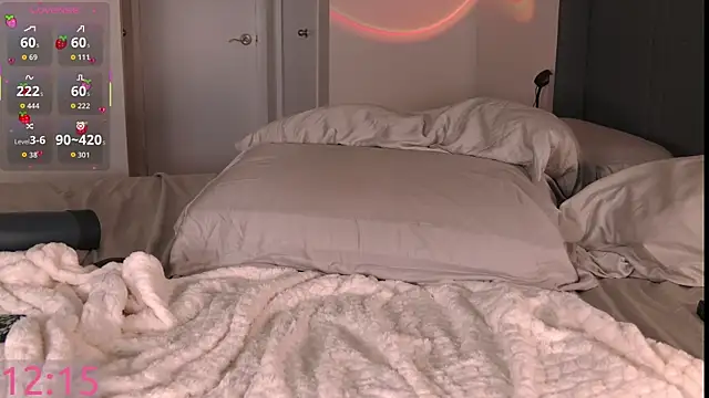 StrawberryfoxxのライブXXXチャット