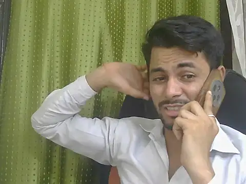 Stubborndesiboy Live XXX-Chat