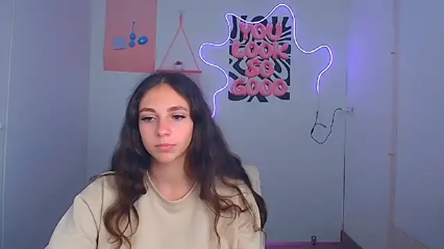 KissMeJulia's Live XXX Chat