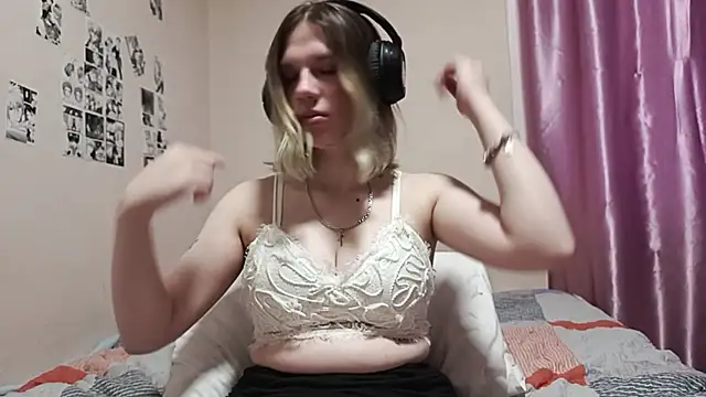ViolettaCatechini élő XXX-chatje