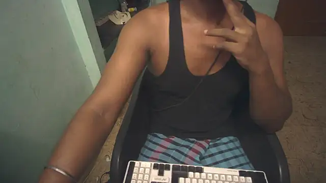 Tamil_KDD's Live XXX Chat