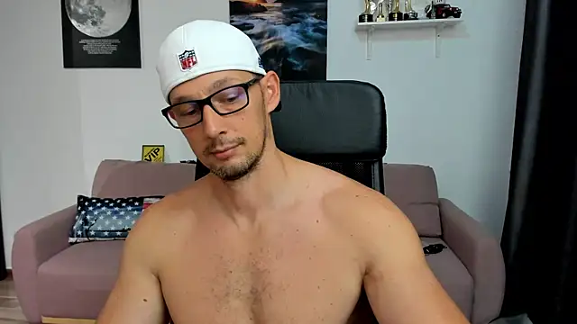 BrutusK08 Chat XXX live