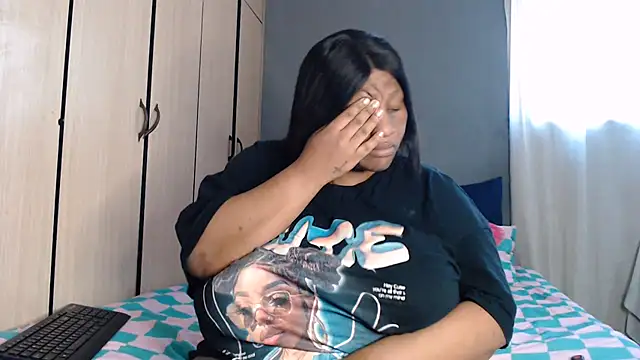 PIXIEBITCHXXX26's Live XXX Chat