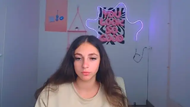 KissMeJulia's Live XXX Chat