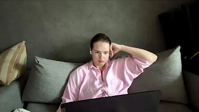 Four_Our's Live XXX Chat