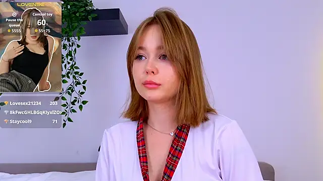 צ'אט XXX בשידור חי של ElaraVance