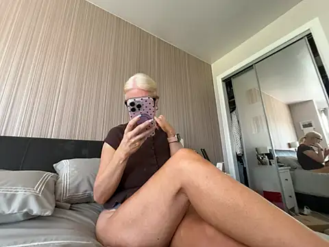 Chat +18 de Laylaskyexx ao vivo