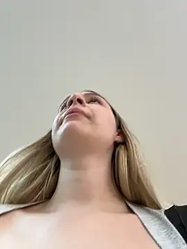 Chat XXX en directo de SashaCatt