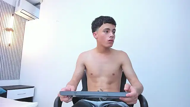 XXX chat uživo modela Stiven_Cooper2