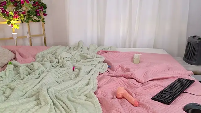 Juicybloom's Live XXX Chat