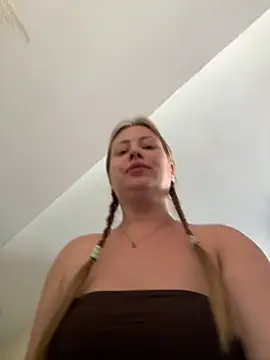 Chat +18 de AlisaWhite ao vivo