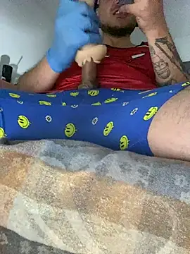 GusanoDelicioso élő XXX-chatje