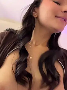Онлайн чат XXX AlessiaVallmont