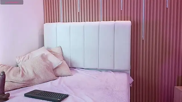 KimSensual_'s Live XXX Chat