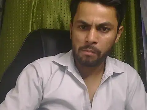 Stubborndesiboyn Live XXX chat