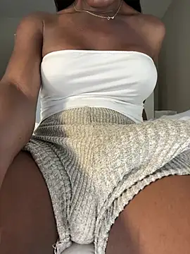 Chat +18 de Sweets_Keylin18 ao vivo