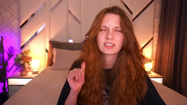 CuteeFoxyn Live XXX chat