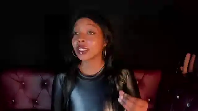 Chat +18 de Charlotte__Brown_ ao vivo