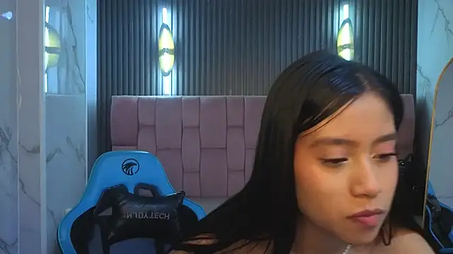 Eimy18_b – Naživo XXX chat