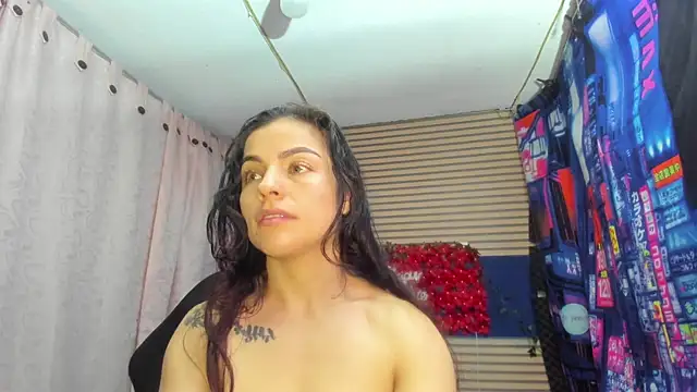 rosse_2504 élő XXX-chatje