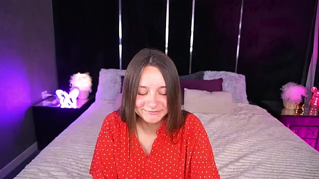 دردشة TinyNatalie الجنسية المباشرة