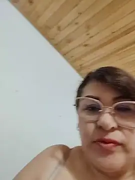 AlexxiaaMat Chat XXX in diretta