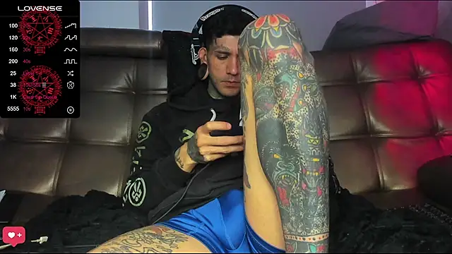 Chatroom XXX en direct de jhonny__ackerman