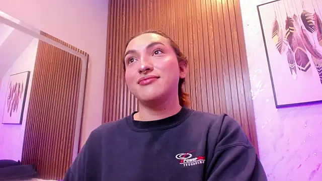 XXX chat uživo modela TomLondon_