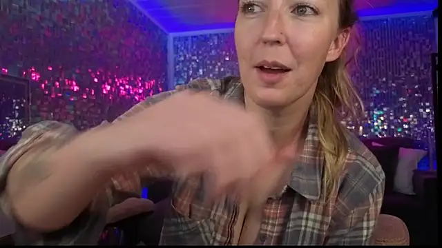 lucyallen4201's Live XXX Chat