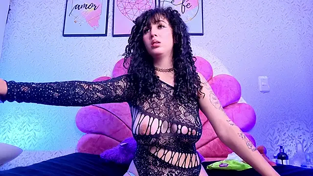 artemisa_aly's Live XXX Chat