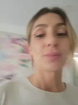 SofiaLace Chat XXX live