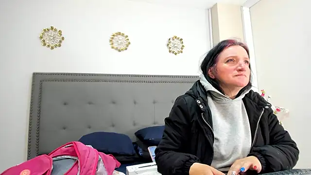 CloeMature Chat XXX in diretta