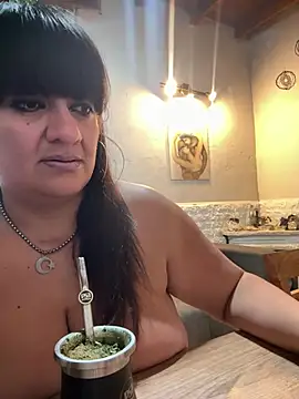 צ'אט XXX בשידור חי של Sensualmente333