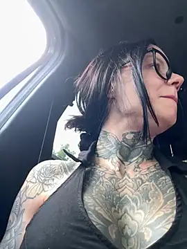 SkinnyLilly Live XXX Chat