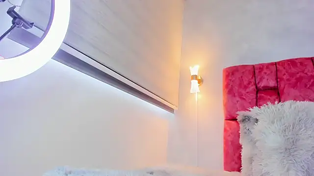 Онлайн чат XXX adhara_smith_
