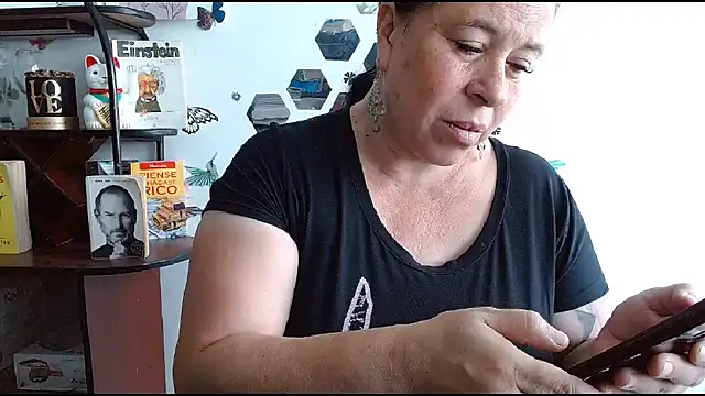 Chat XXX en directo de LauraMallioni