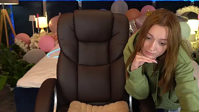 LizzaMoonn Adlı Modelin Canlı XXX Sohbeti