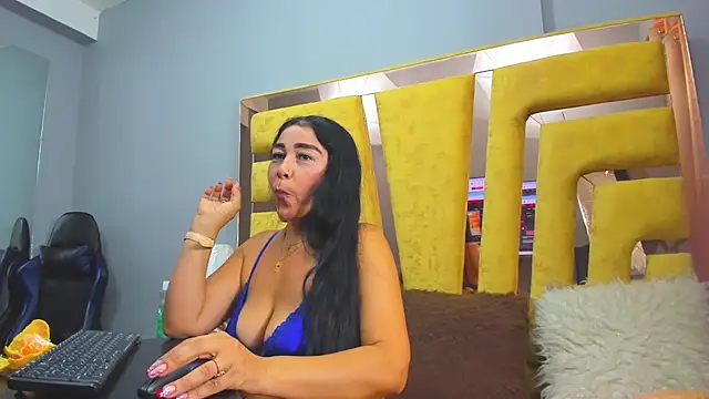 VikyThomsonn Chat XXX in diretta