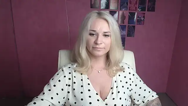 Chat +18 de Melodie_Aster ao vivo