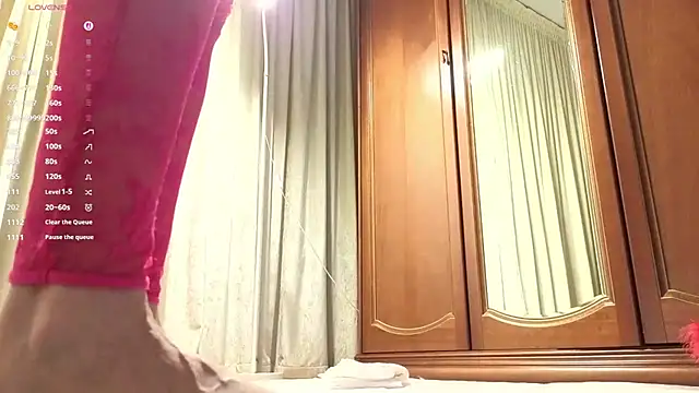 Crazy1One লাইভ XXX চ্যাট